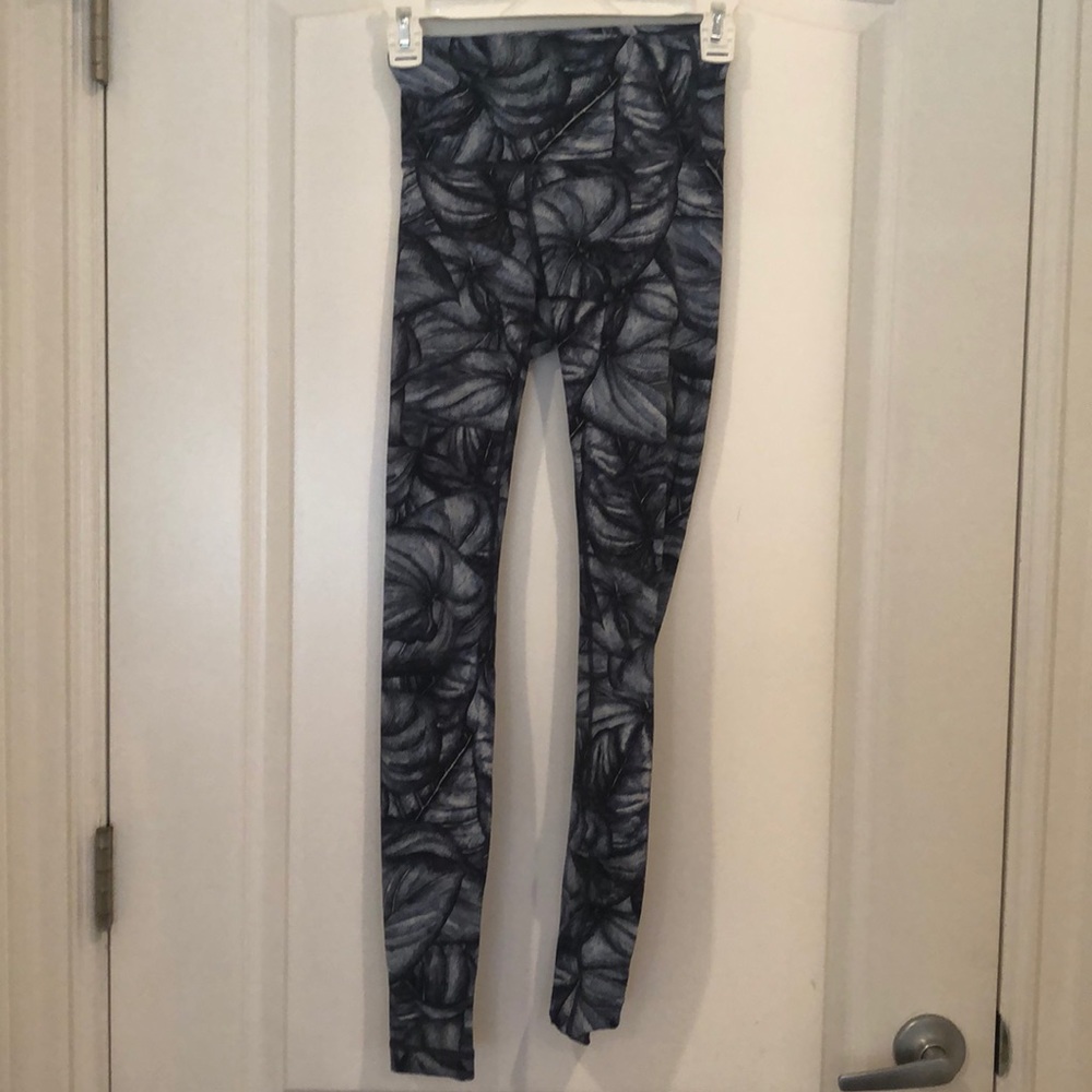 Blue workout leggings